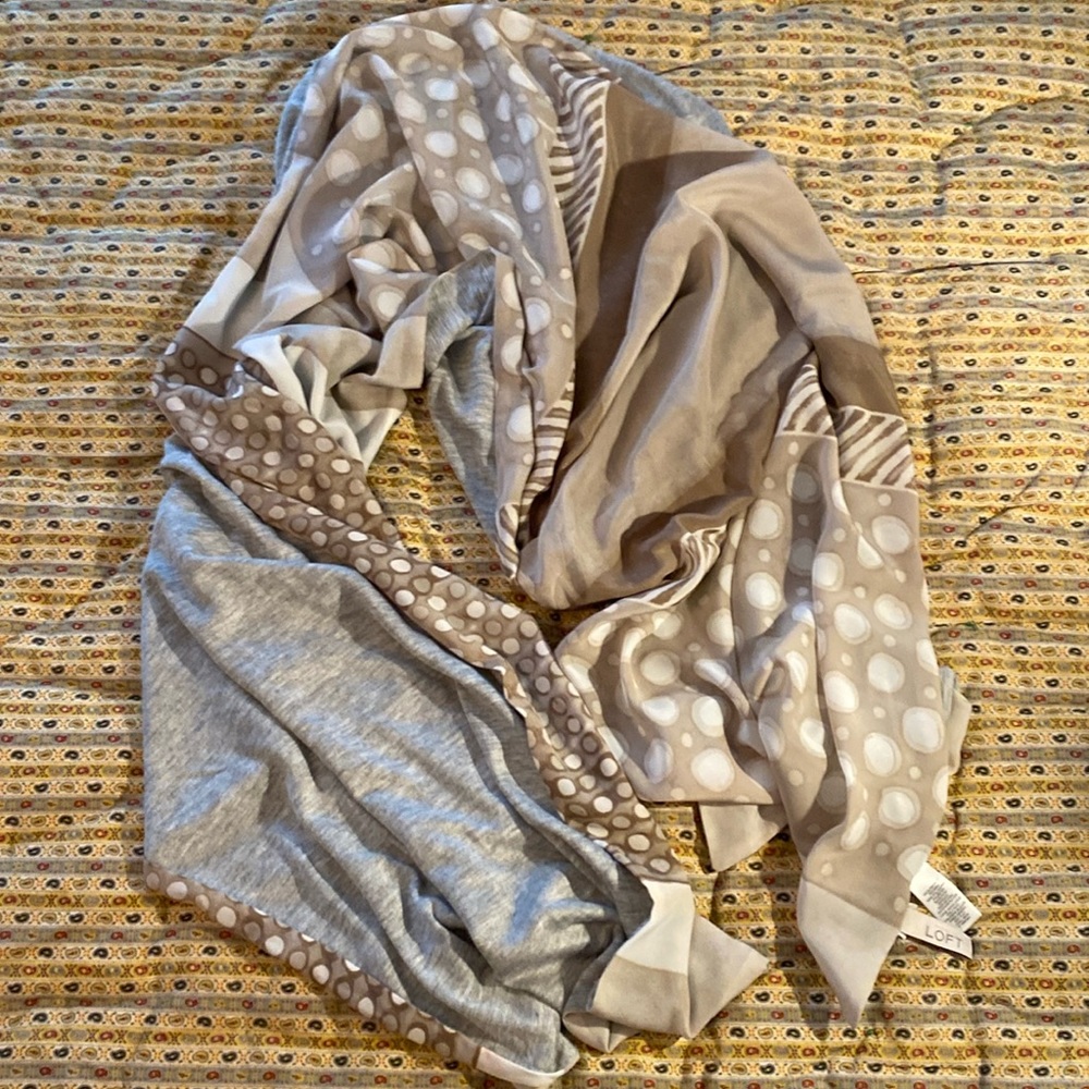Loft Scarf - Picture 2 of 4